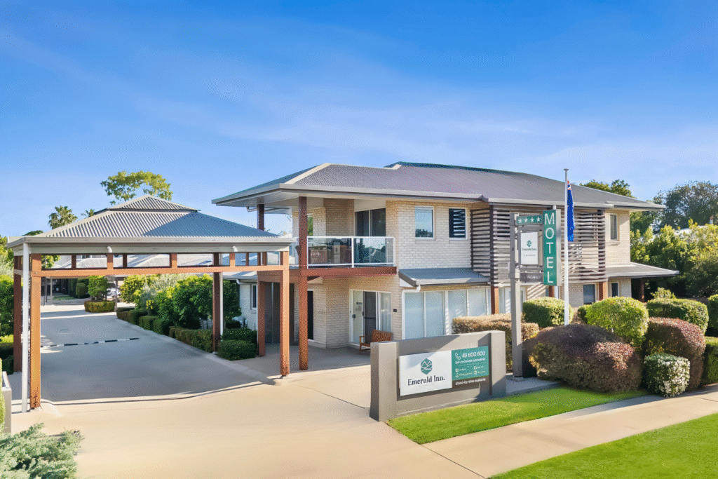 Emerald Inn Exterior